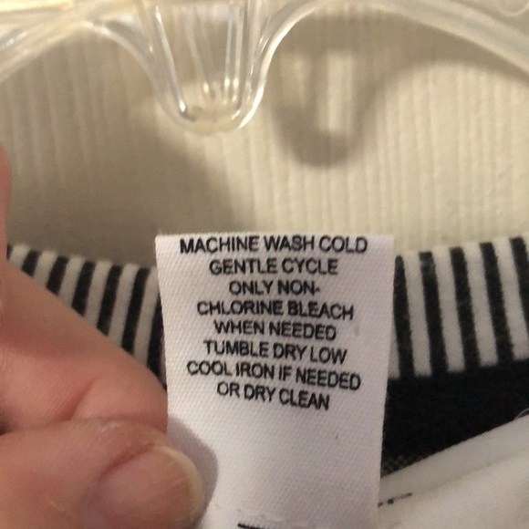 Shark bite stripped top - Picture 8 of 11